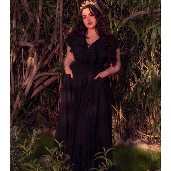 Mythical Goddess Gown by La Femme En Noir - Picture 3 of 8